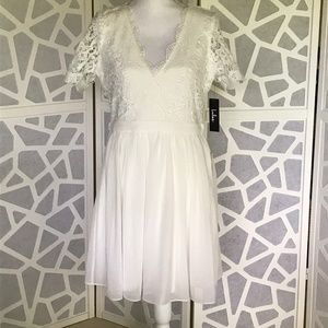 LuLu’s White Lace Scalloped Detail Dress-  NWT: L